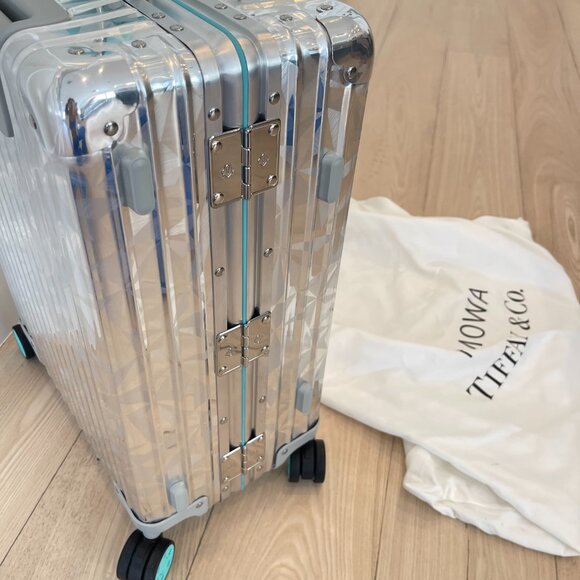 Authentic Like New Rimowa x Tiffany & Co. Rock Cut Cabin Silver Rolling Suitcase - Picture 14 of 16